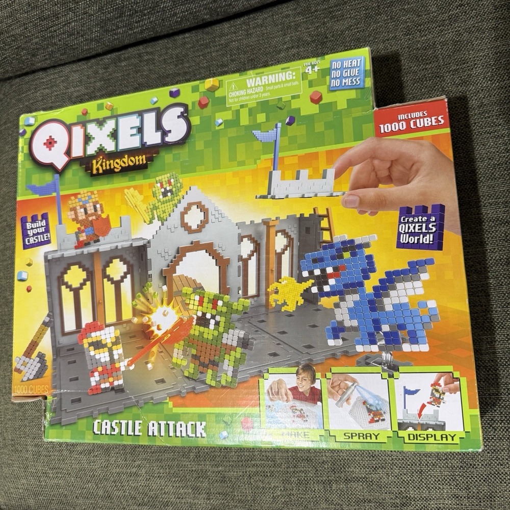 Qixels S3 Kingdom Castle Attack Playset Boxed Toy 1000 Cubes Ages 4+ and Up NEW - Picture 3 of 9